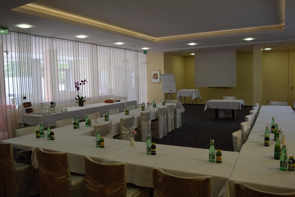 Stadthotel Guertler Амштеттен Экстерьер фото